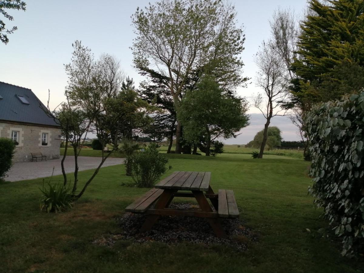 Ivy House Utah Beach แซงต์-มารีย์-ดู-มองต์ ภายนอก รูปภาพ