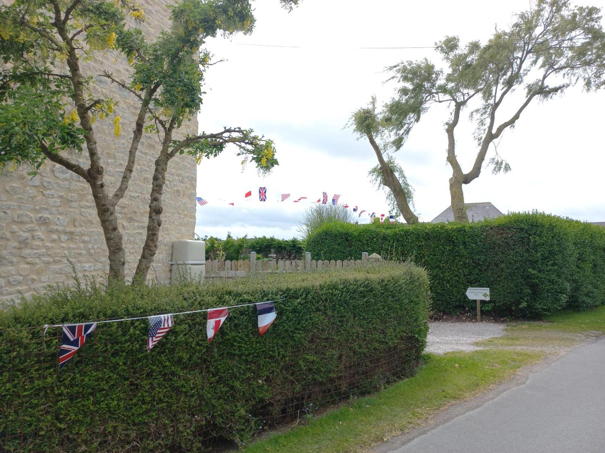Ivy House Utah Beach แซงต์-มารีย์-ดู-มองต์ ภายนอก รูปภาพ